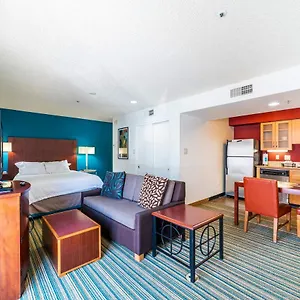 metro-phx-studio-queen-upstairs-sleeps-4-modern-design.hotelsofphoenix.com/